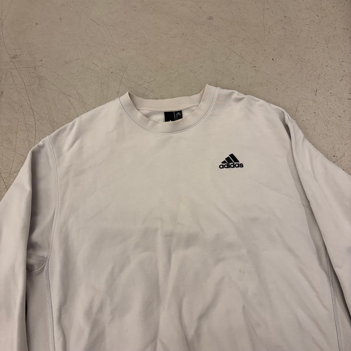 아디다스 이큅먼트 스몰로고 맨투맨 상품이미지2