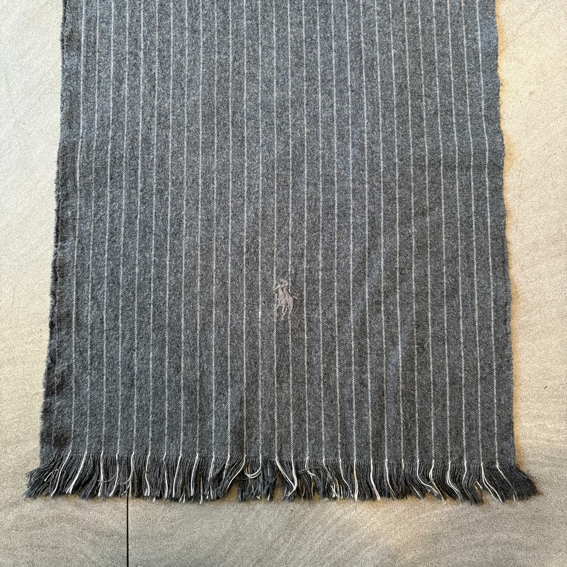 폴로 정품 그레이 스트라이프 머플러 상품이미지3