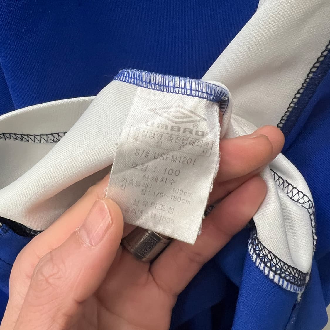 엄브로 로고 긴팔 트레이닝 맨투맨 100 상품이미지4