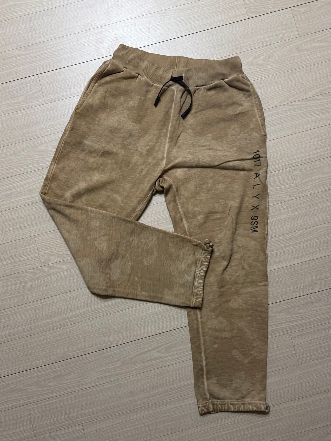 알릭스 19ss 브라운 카모 스웻팬츠 L 상품이미지1