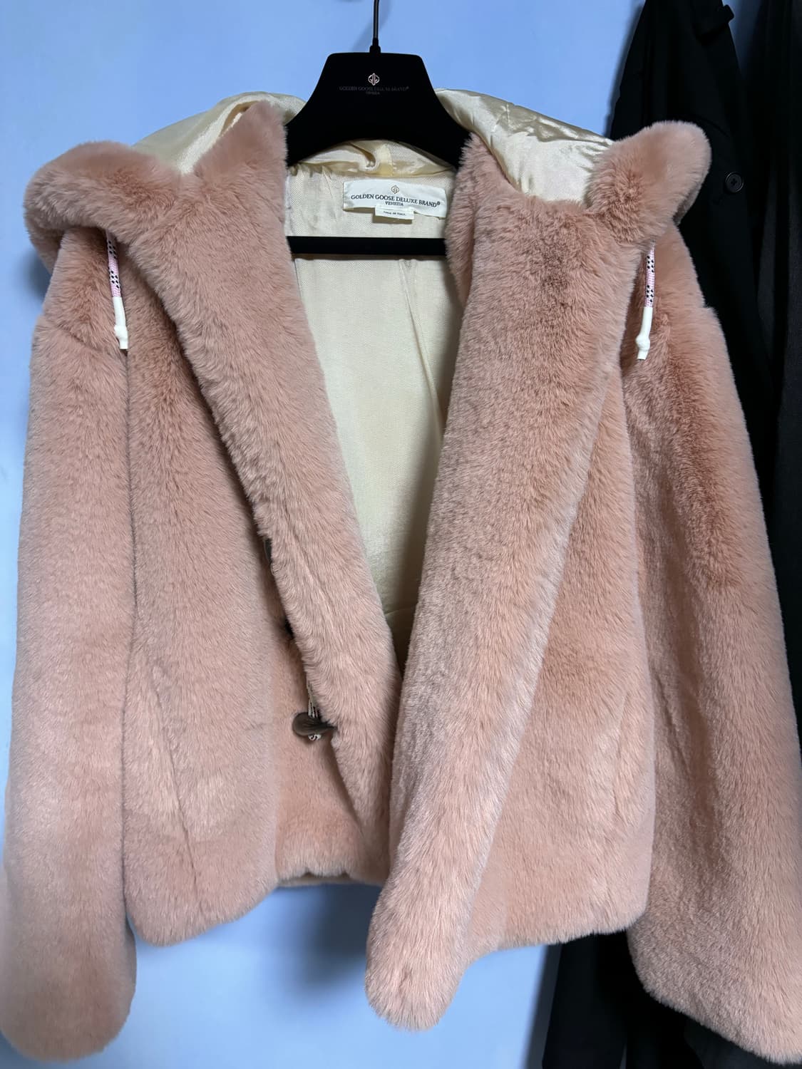 설현 착용 골든구스 츠바키 퍼자켓 상품이미지5