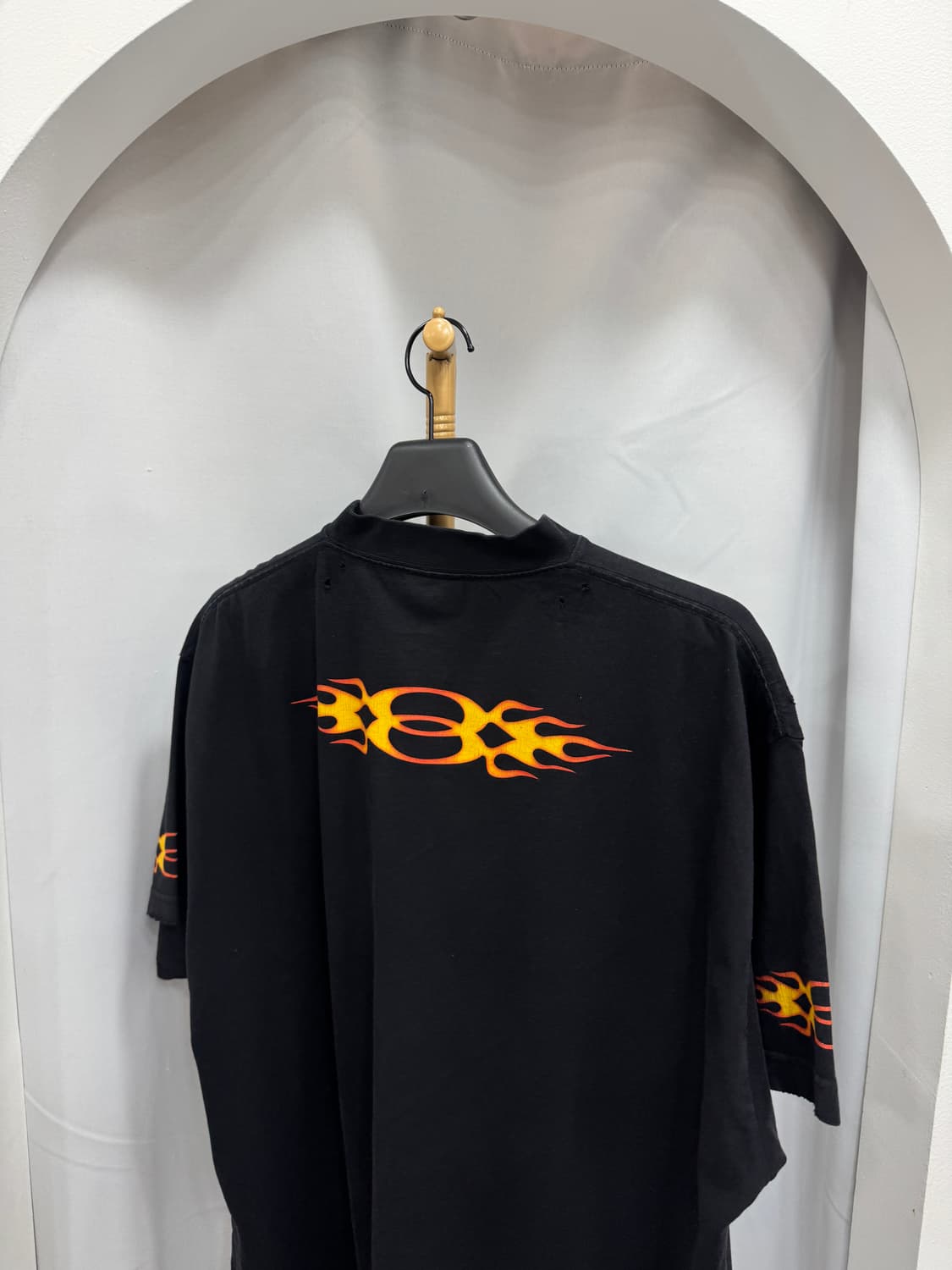 백화점판 발렌시아가 버닝 유니티 반팔  상품이미지2