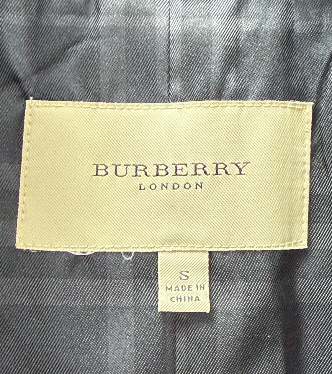 버버리 런던 섀도우 체크 와딩 코트 상품이미지9