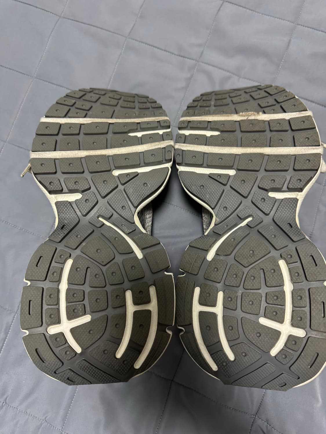 (42) 발렌시아가 3XL 스니커즈 그레이 화이트 레드 상품이미지3