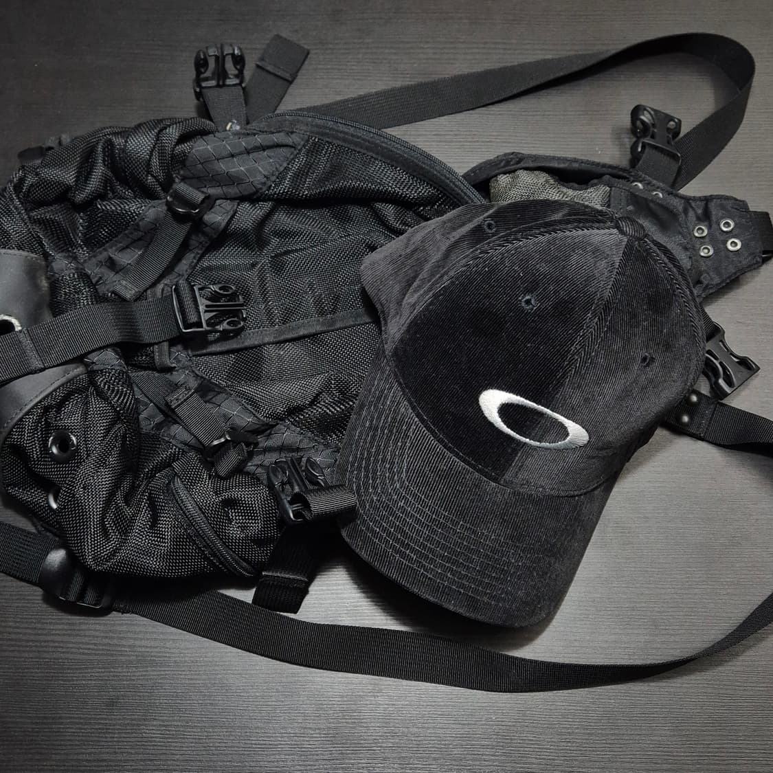 오클리 소프트웨어 00s 아이콘 미니 백팩 상품이미지3