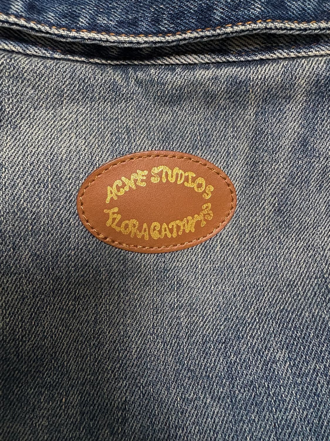 아크네스튜디오 패디드 데님 봄버 자켓 (50, 105) 상품이미지3