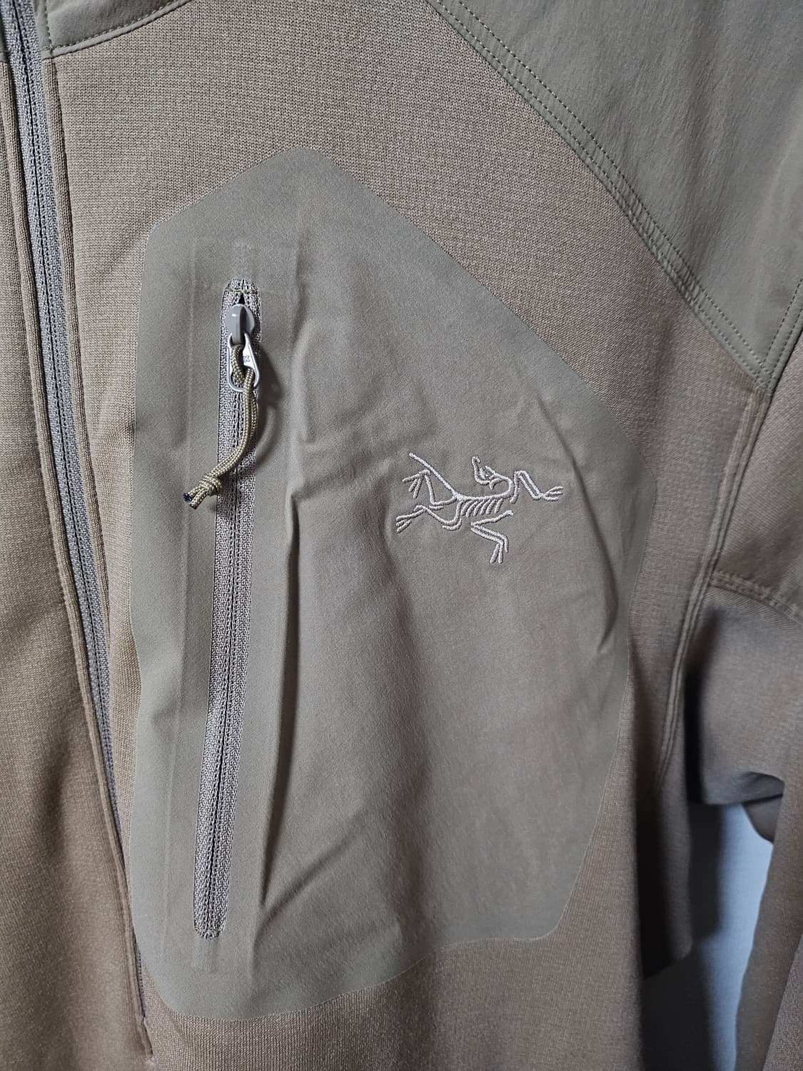 아크테릭스 FW25 컨실 풀오버 후디 남성M(105) 상품이미지3