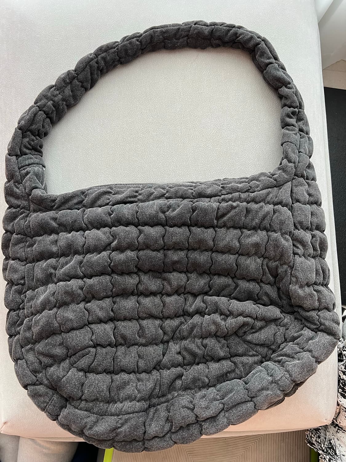 코스 COS 퀼팅백 오버사이즈 (그레이데님) 상품이미지1