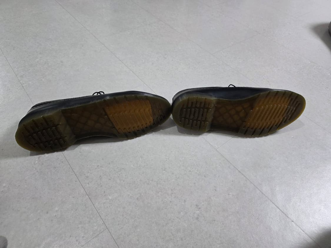 [새상품] 닥터마틴 윙팁 3989 310 사이즈 팝니다 상품이미지8