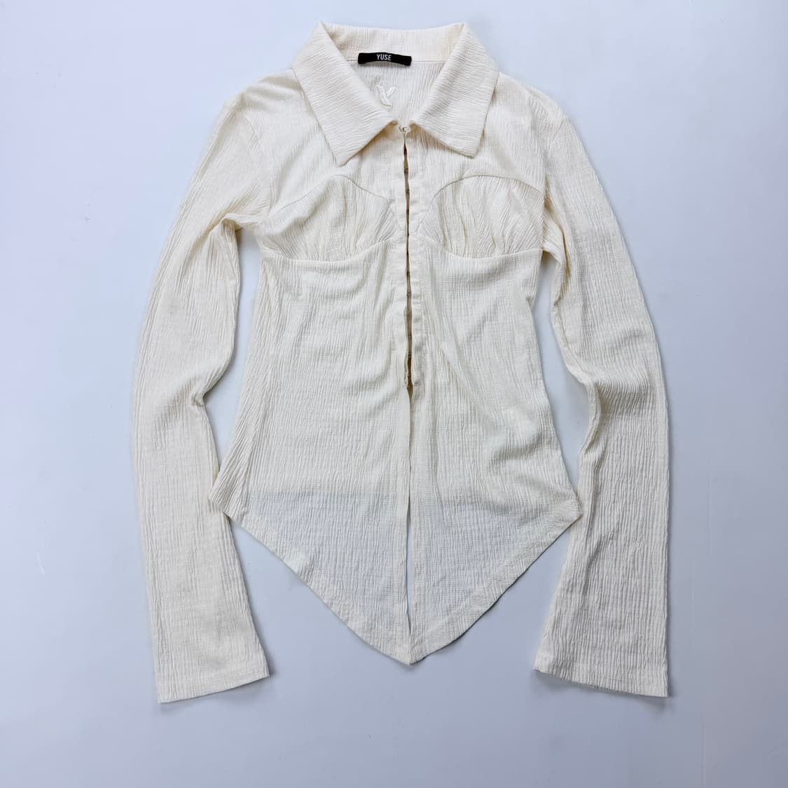 YUSE 유즈 PLEATS SLIM HOOK CLOSING SHIRT 상품이미지2