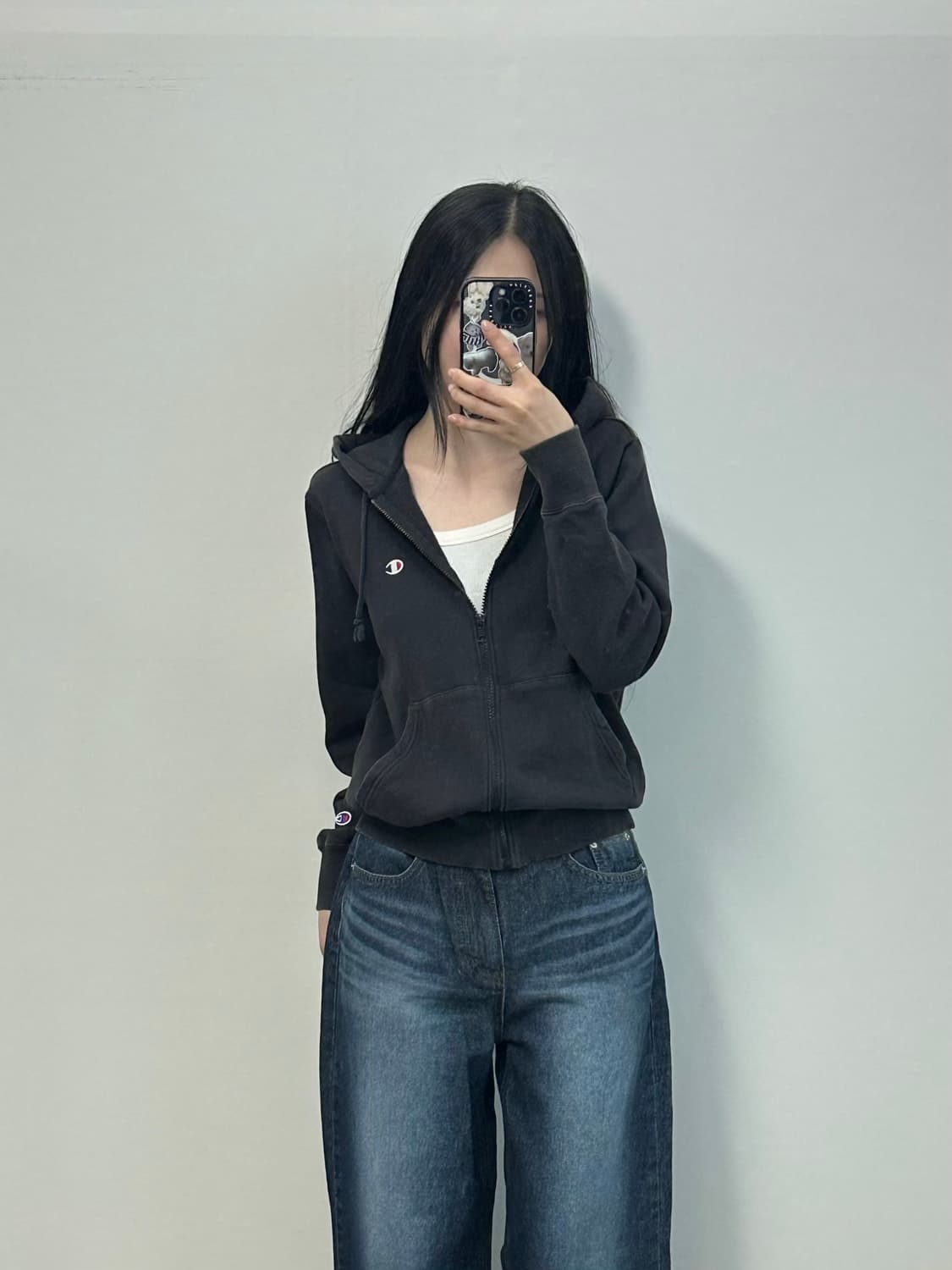 챔피온 자수로고 블랙 후드집업 상품이미지1