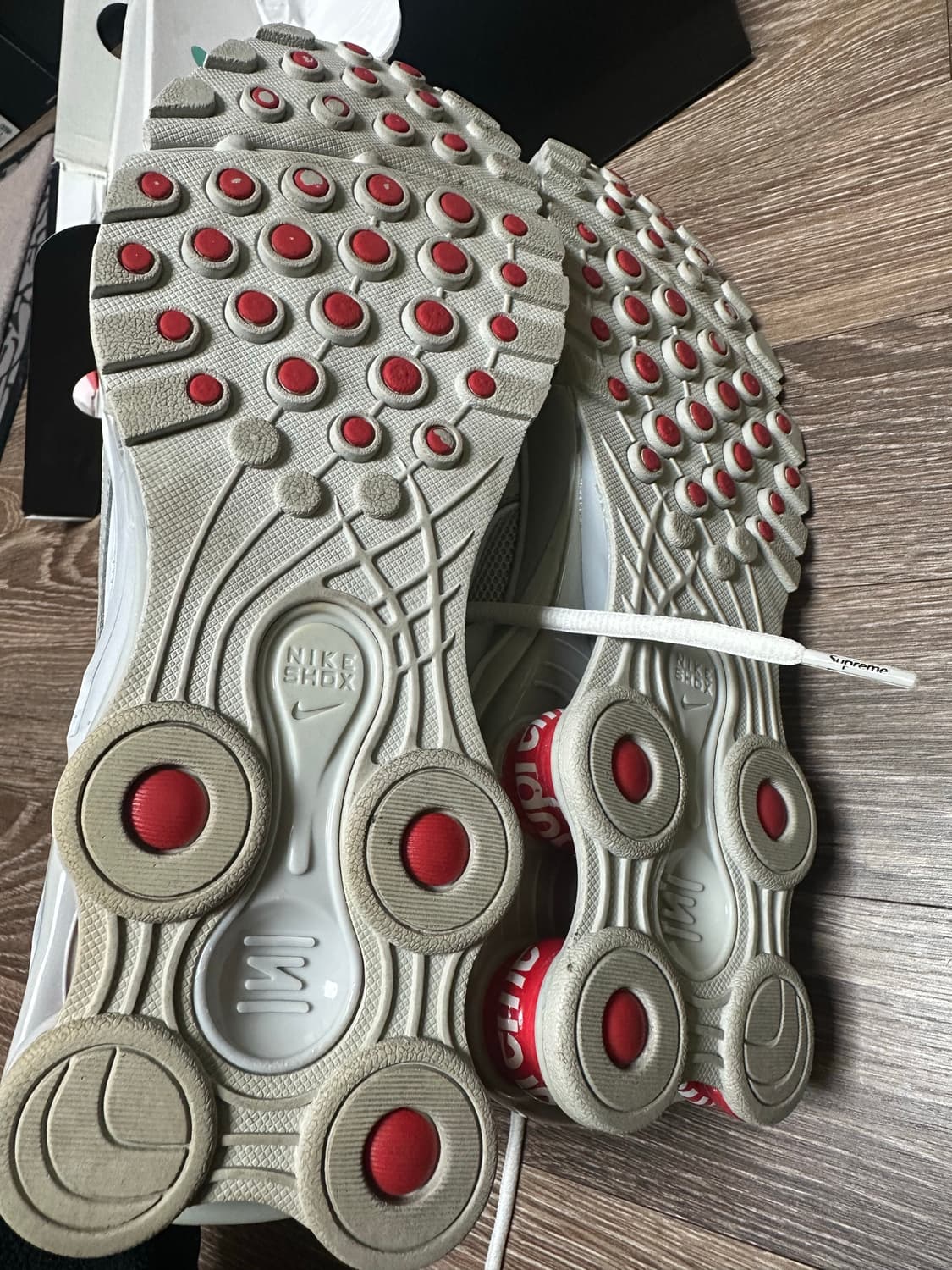 나이키 x 슈프림 샥스 라이드 2 SP 화이트 상품이미지6