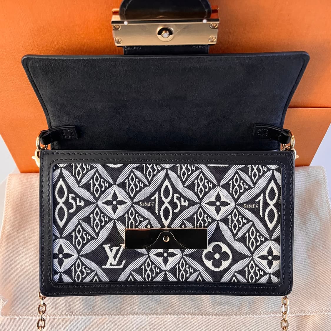 [한정판/정품] 루이비통 1854 도핀 크로스백 가방 체인 지갑 상품이미지3