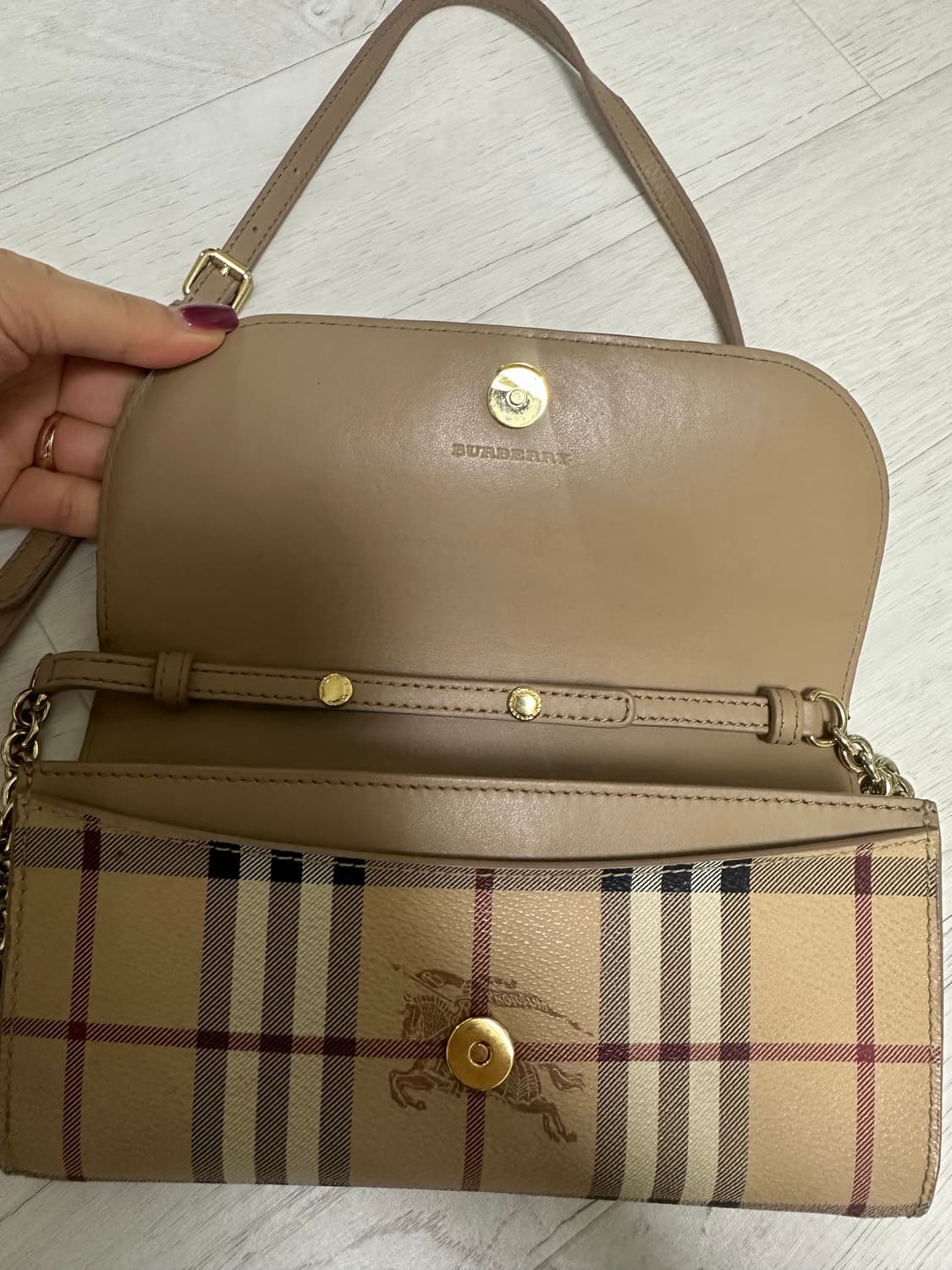 버버리 크로스 백 장지갑(베이지) 상품이미지3