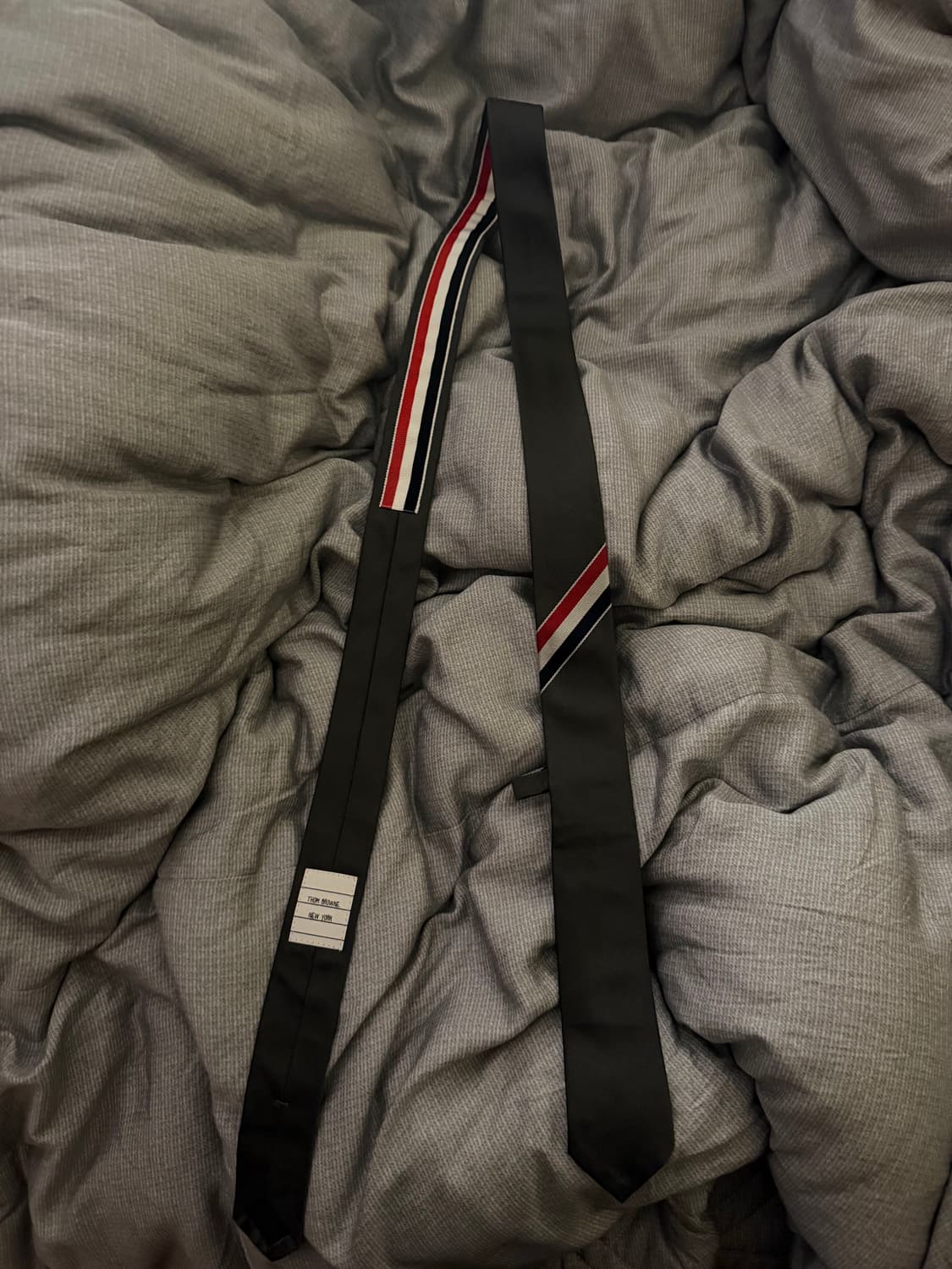 톰브라운 그로그랭 스트라이프 타이 다크 그레이 상품이미지1