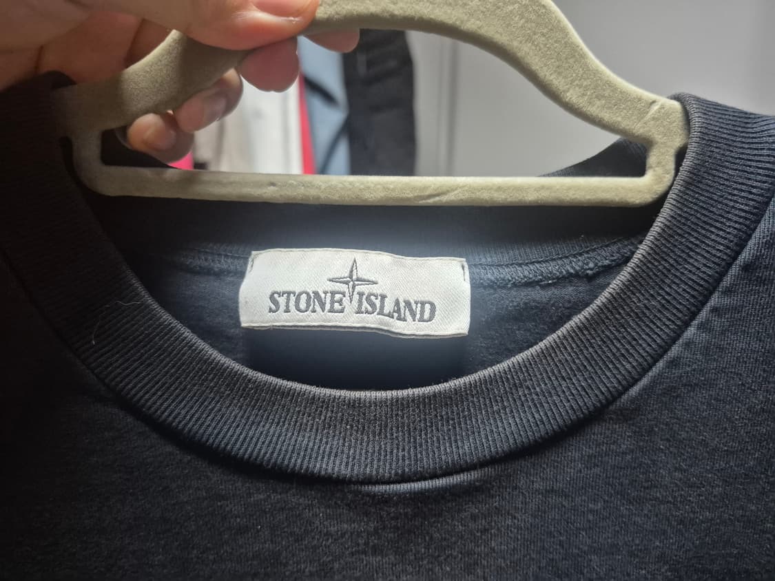 스톤아일랜드 와펜 맨투맨 블랙 L 정품 상품이미지3