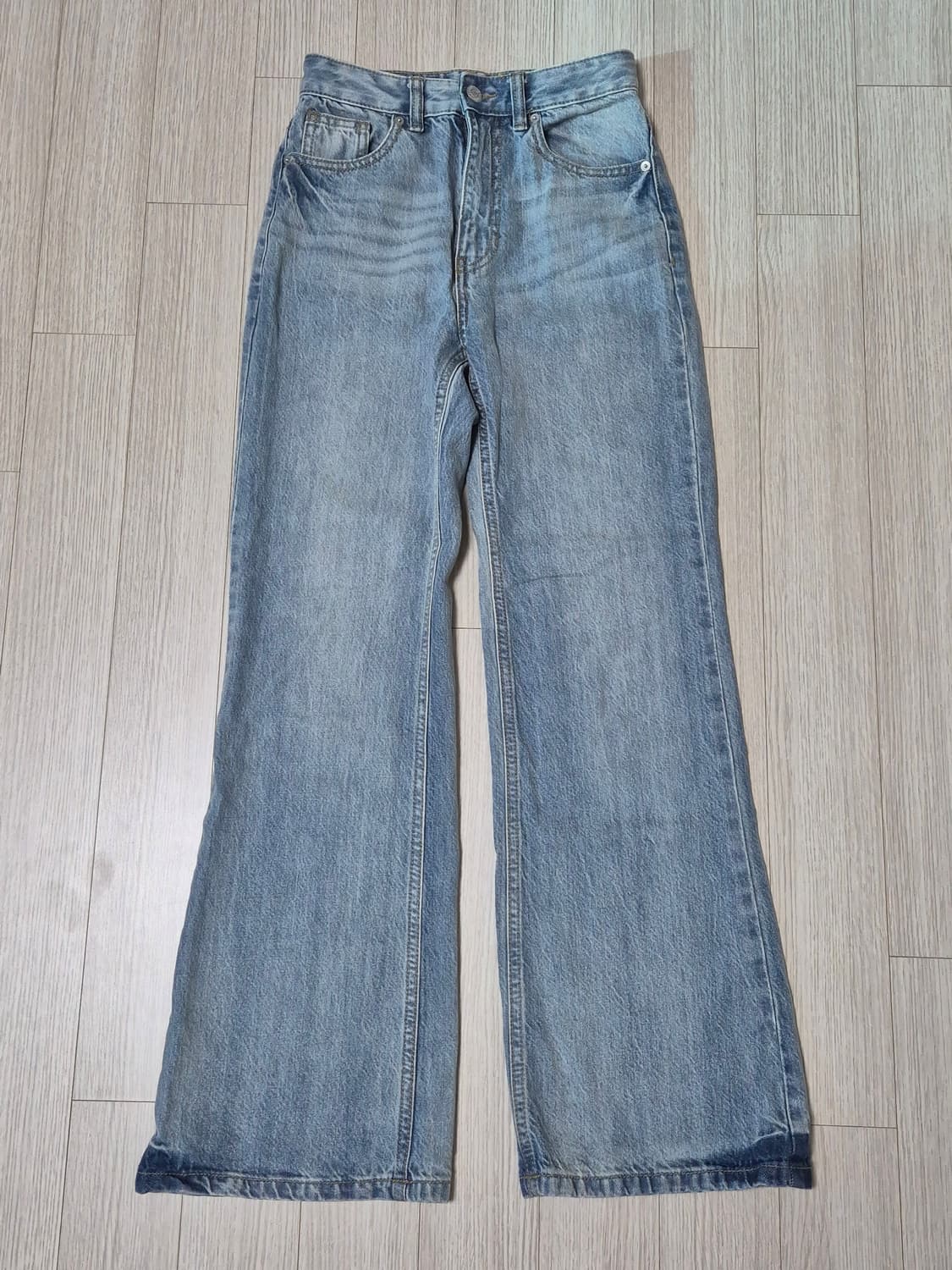 에잇세컨즈 세미부츠컷 데님팬츠 상품이미지1