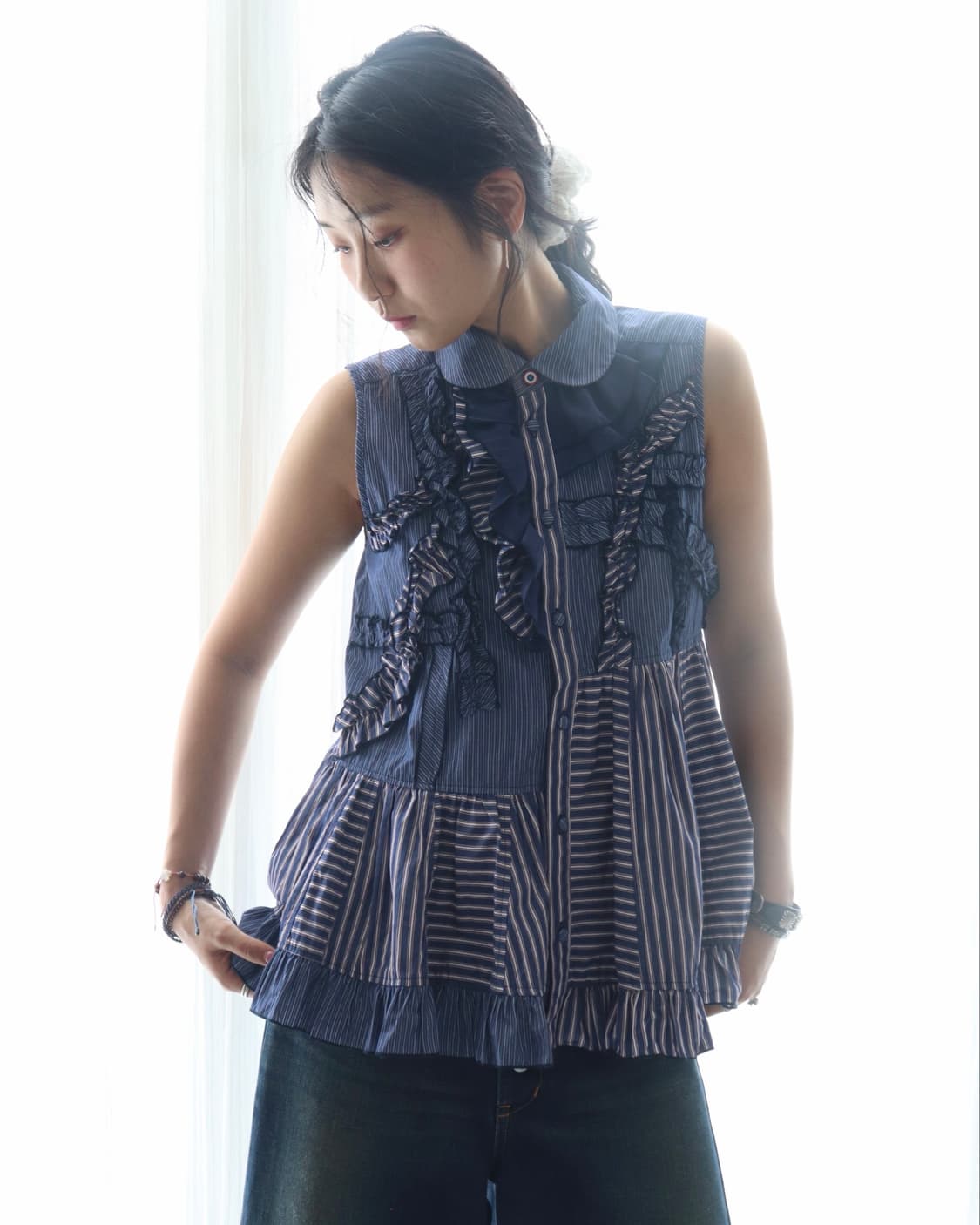 [Beams Boy] Tori-To Navy Ruffle Blouse 상품이미지7