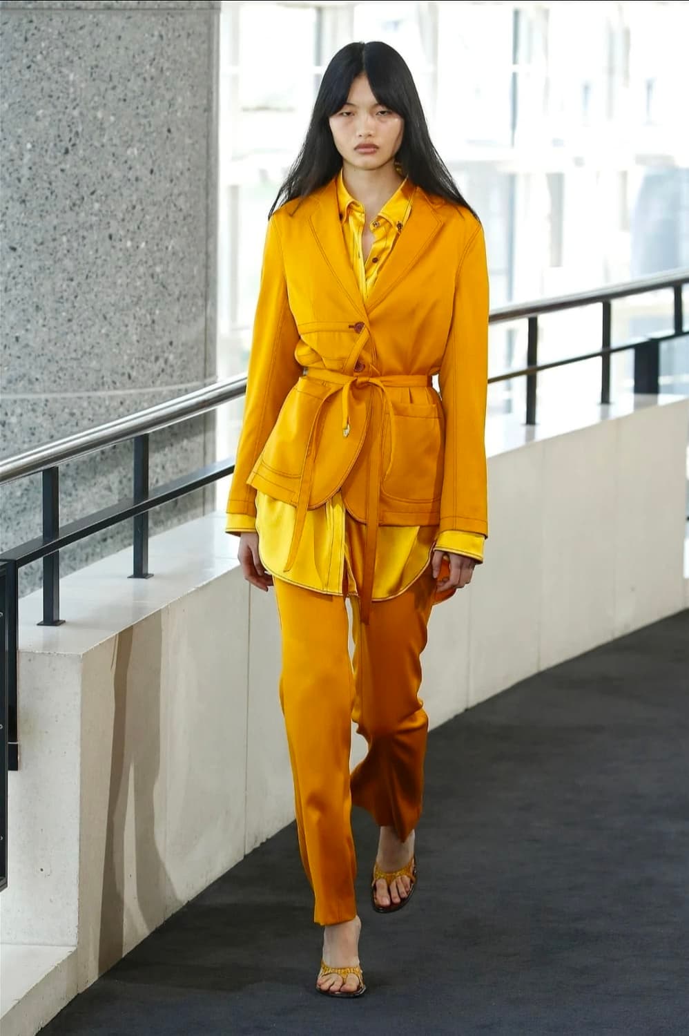 시스마잔 옐로우 수트 상품이미지1