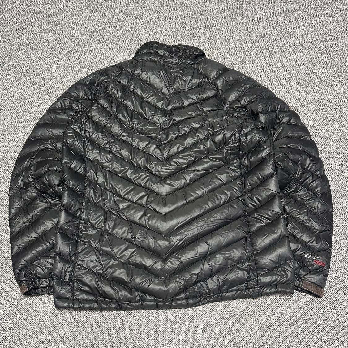 몽벨 그레이 유광 경량패딩 상품이미지3