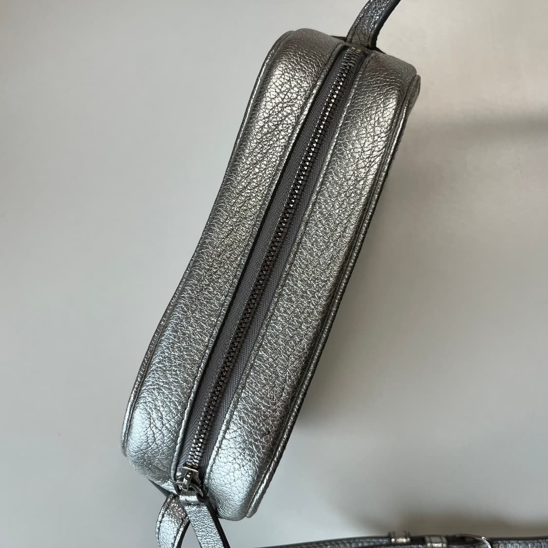 에브리데이 카메라백 실버 xs 상품이미지3