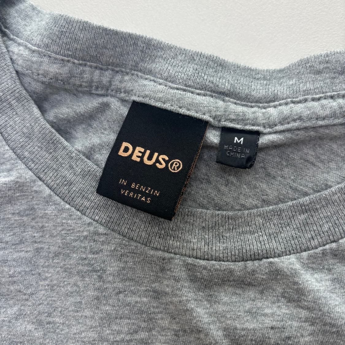 데우스 엑스 마키나 월러스 그레이 롱슬리브 (M) 상품이미지4