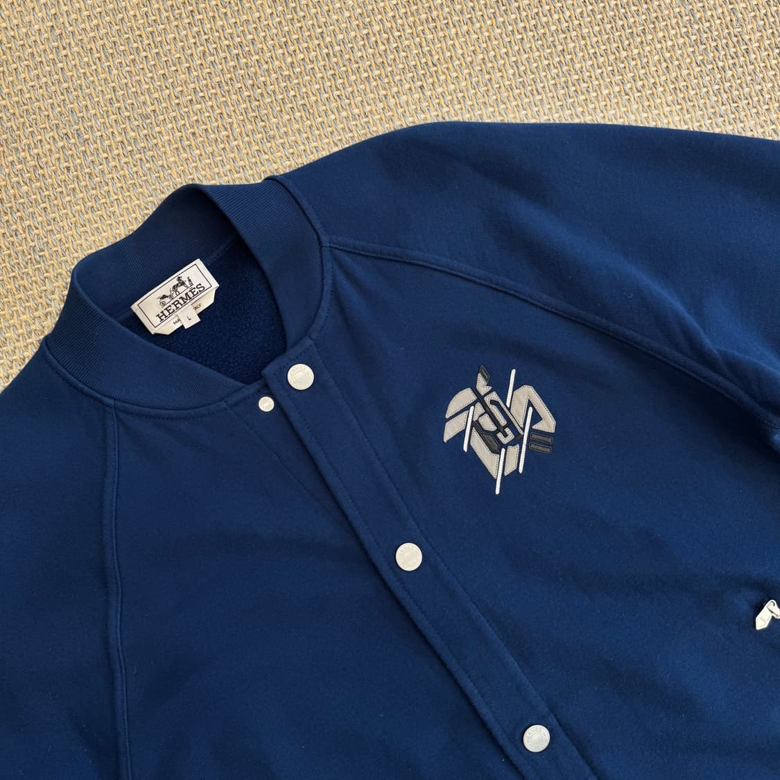 HERMES 에르메스  가죽 장식 바시티 인디고 블루 스타디움 자켓 블루 상품이미지7