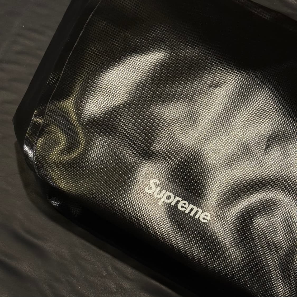 슈프림x 오르트립 메신저백 블랙 24SS 상품이미지3