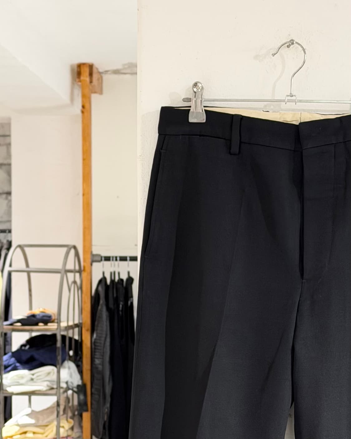 르메르 블랙 버튼 스트레이트 슬랙스  상품이미지3