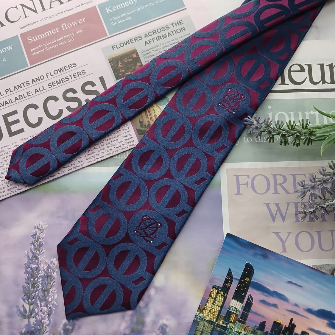 루이까또즈 실크 퍼플 로고 패턴 넥타이 8.9cm A+등급 A18722
 상품이미지3