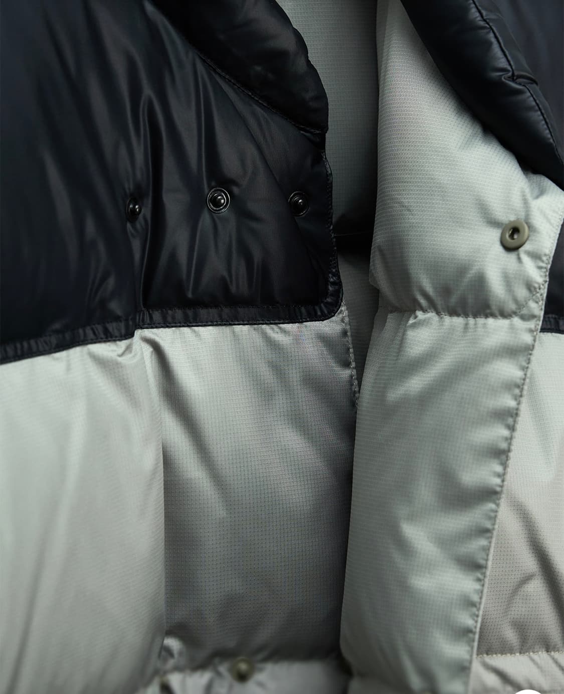 스탠드얼론 오버사이즈 칼라블록다운 푸퍼, 올리브 스몰(S) 상품이미지4