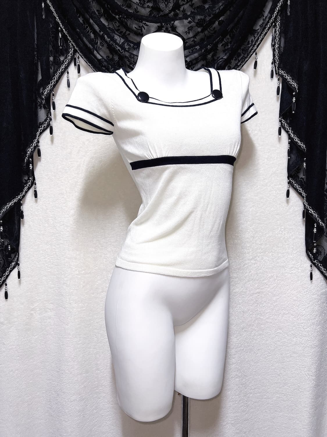 화이트 스퀘어넥 반팔니트 로걀탑 로맨틱갸루 달천 시로 페미닌 핀터 일브 상품이미지4