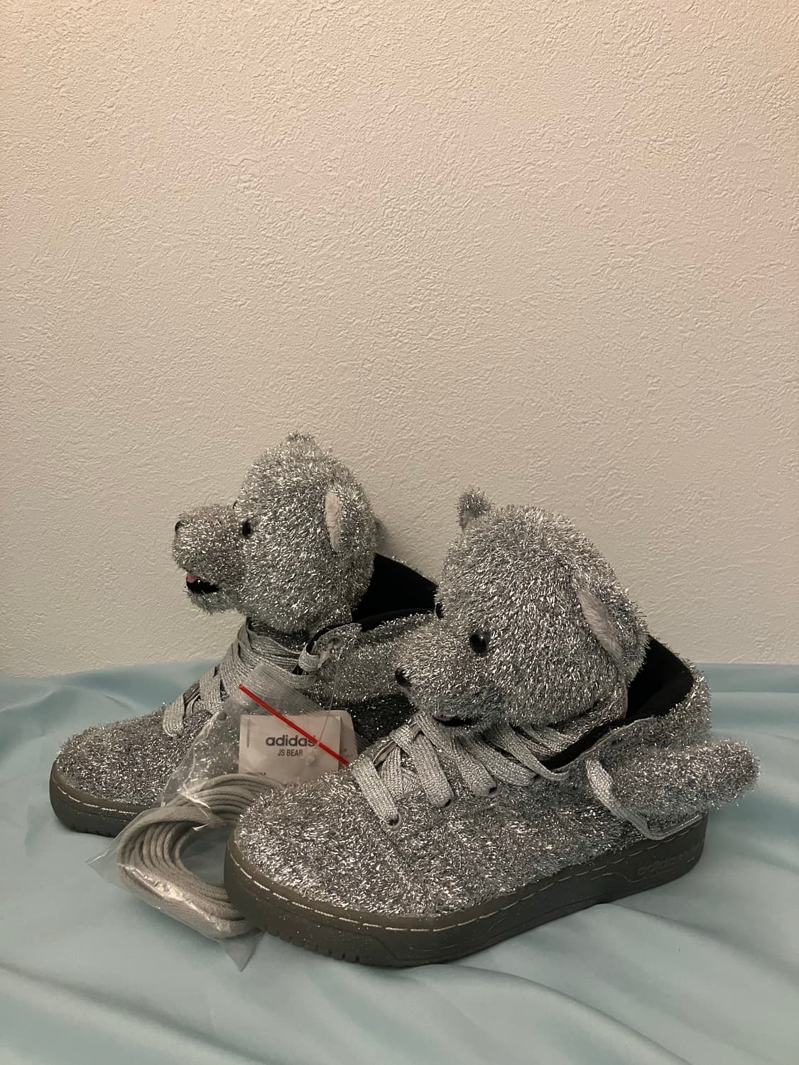 제레미스캇x아디다스 테디베어 실버 새상품(박스x) 상품이미지2