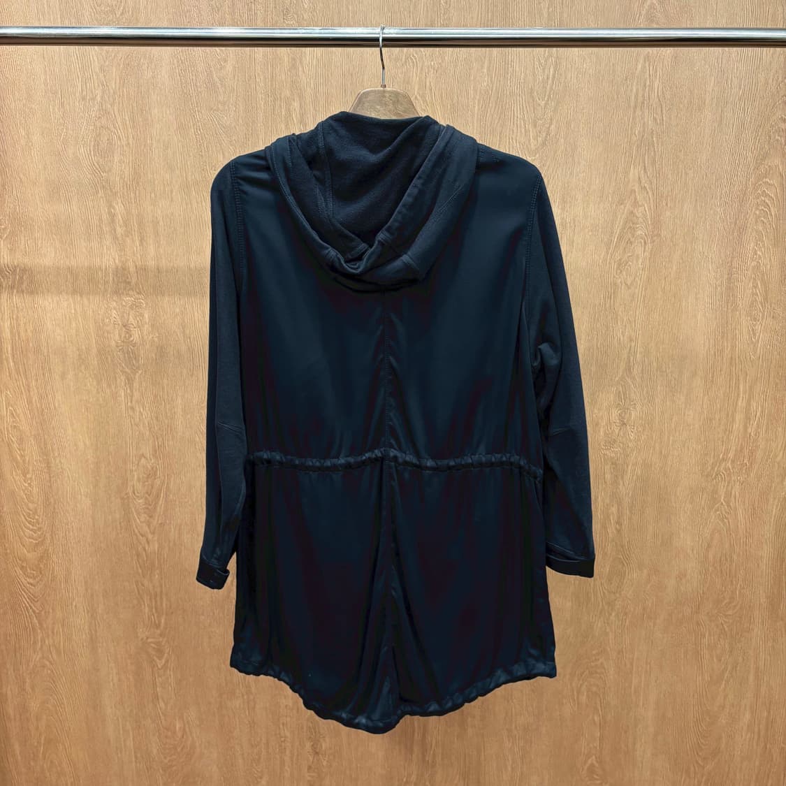 디젤 코튼 롱 후드 자켓 플랩 포켓 드로우 스트링 디테일 레귤러핏 블랙 상품이미지3