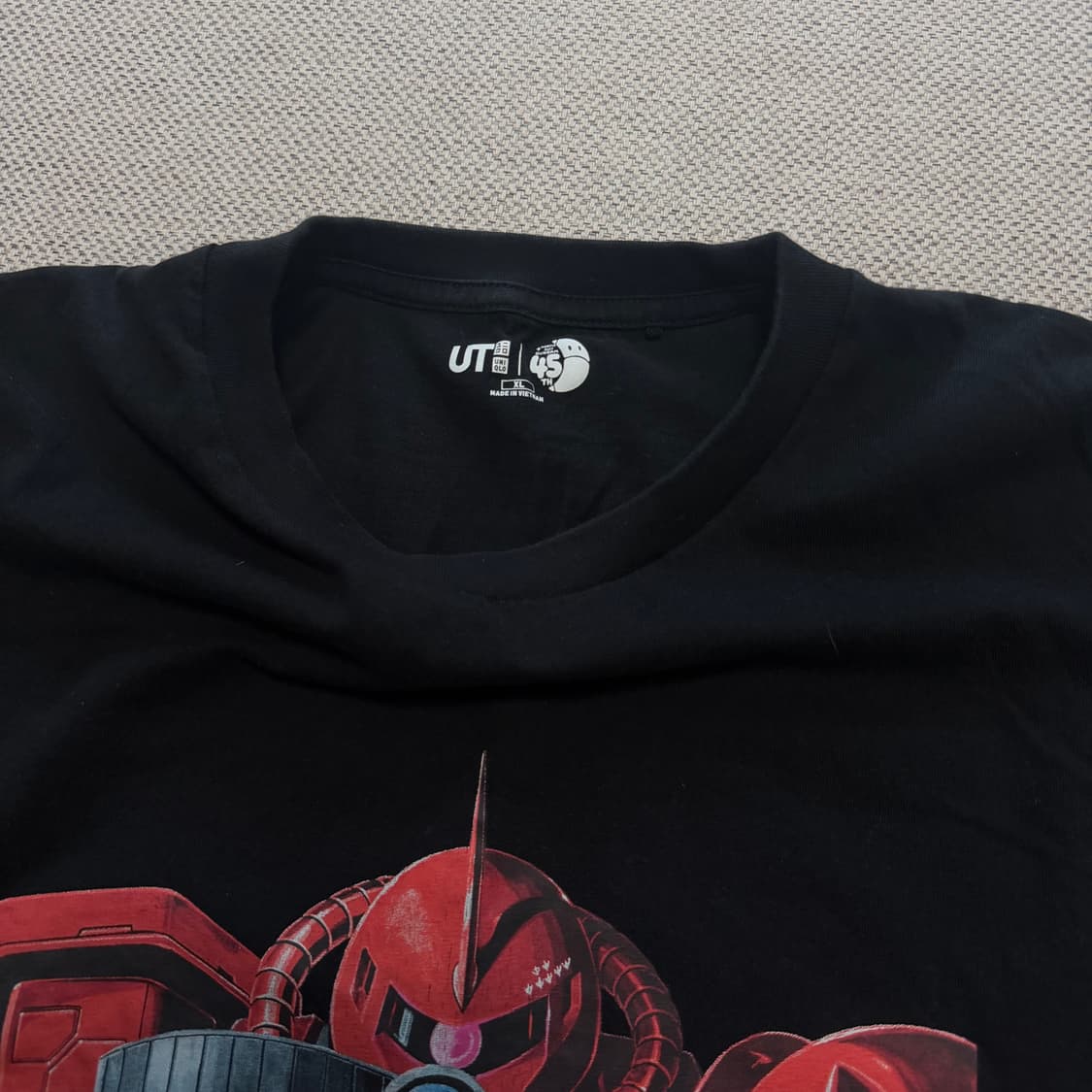 유니클로 건담 프린팅 반팔티 상품이미지2