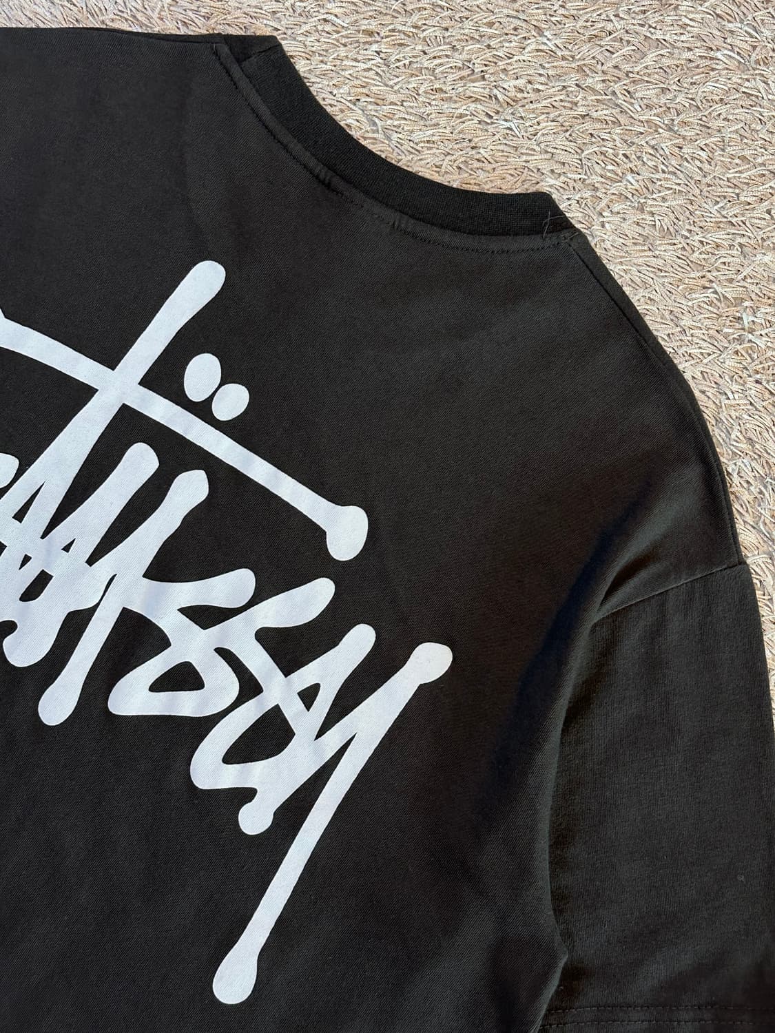 스투시 STUSSY 베이직 로고 반팔 티셔츠 차콜 상품이미지4