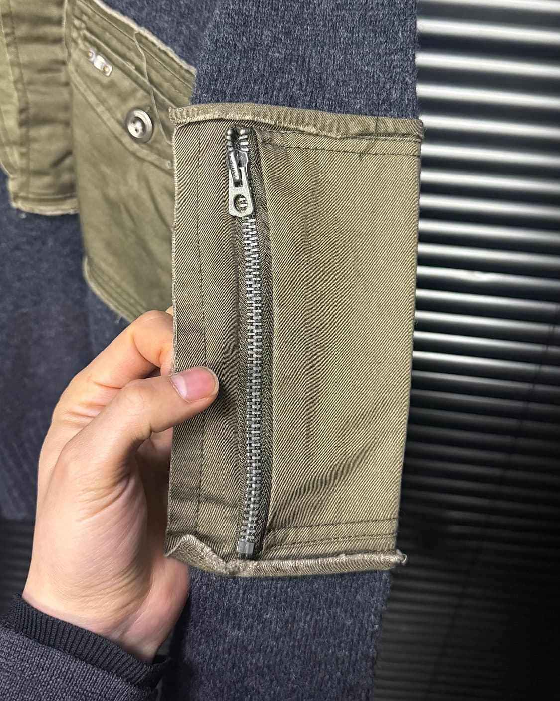 디젤 밀리터리 카키 배색 차콜 카라 폴로 워크 웨어 울 니트 스웨터 패치 상품이미지5