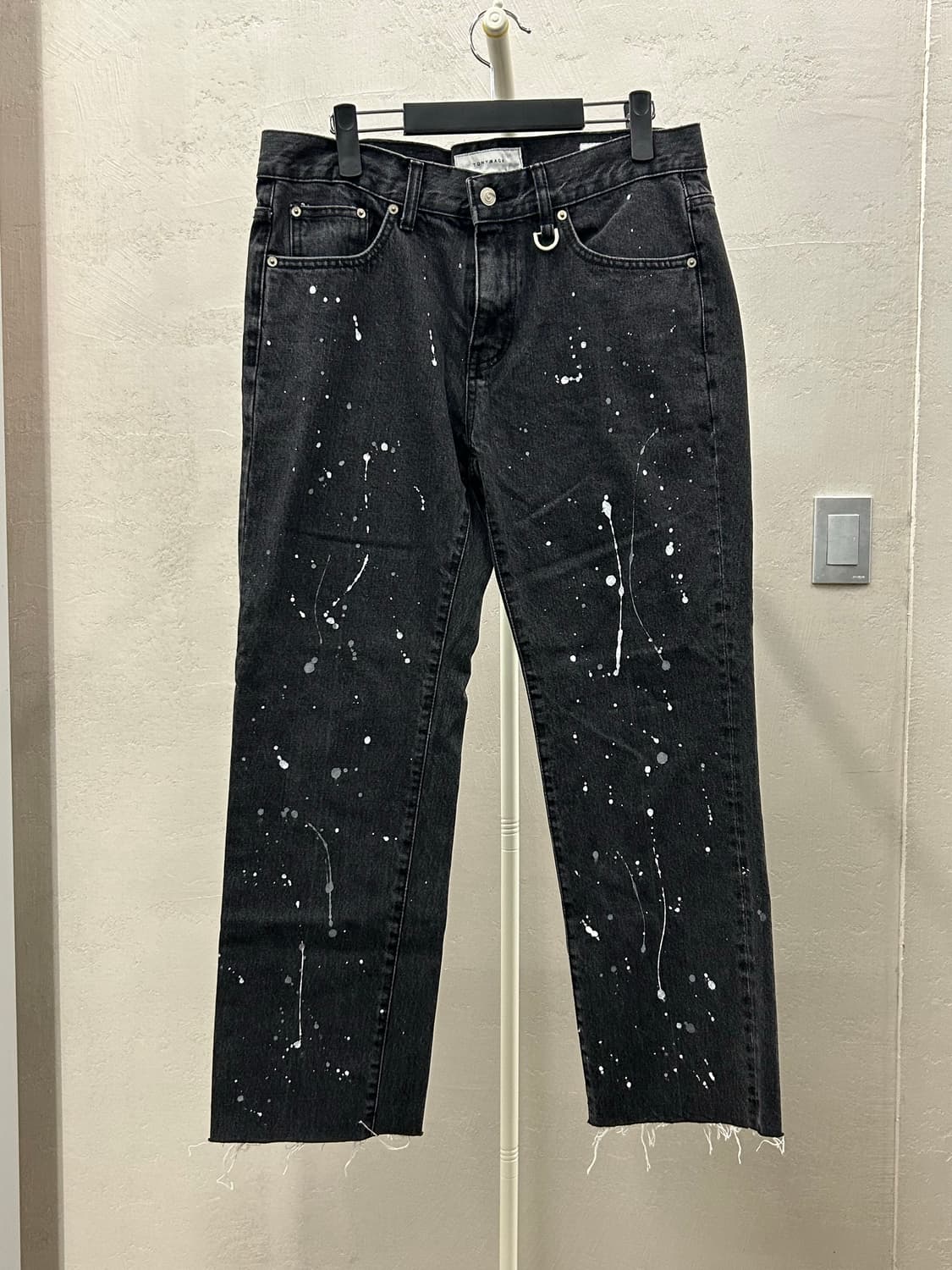 TONY WACK(토니웩) 블랙 페인트 데님 팬츠 상품이미지2