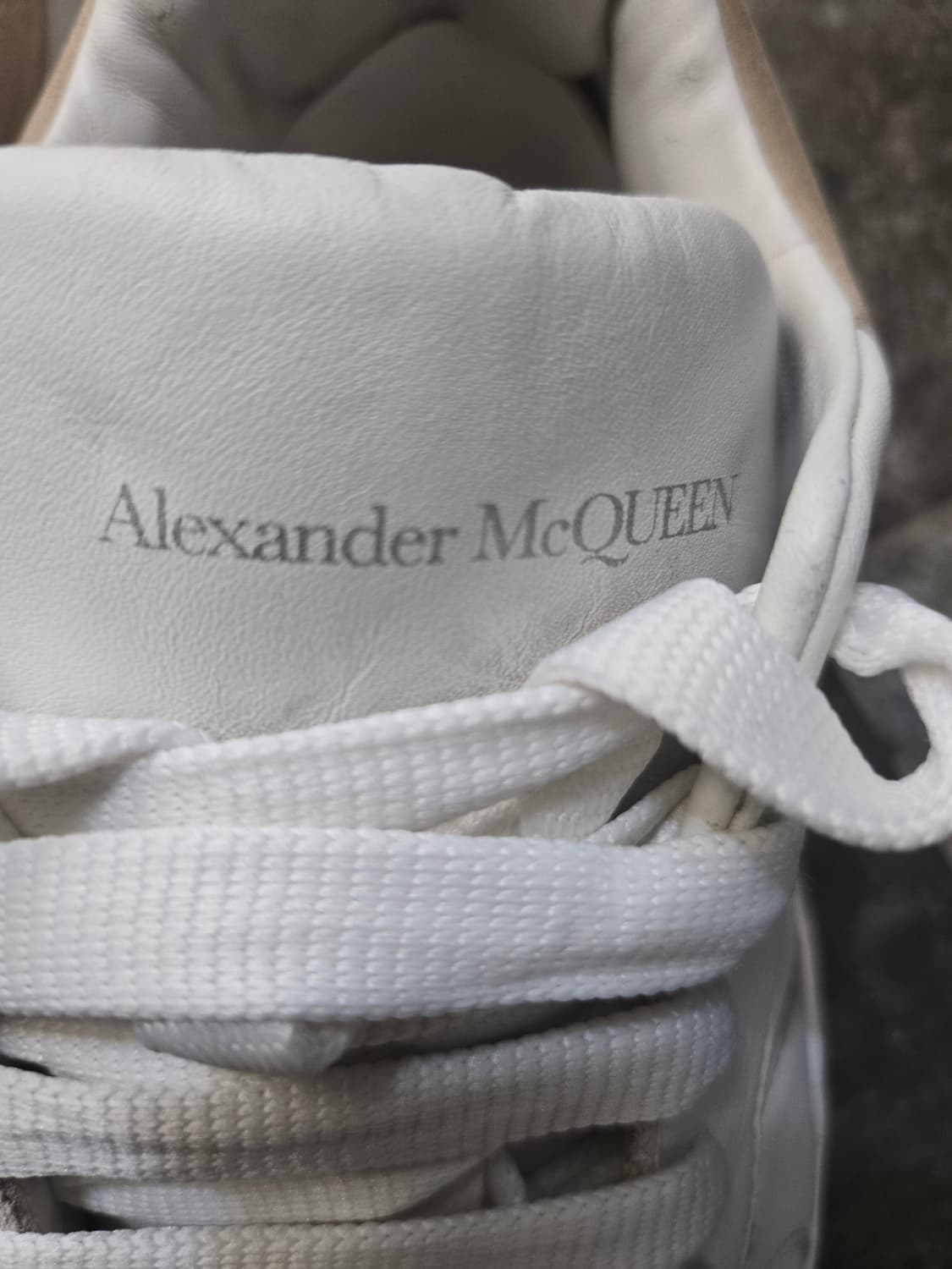 알렉산더 맥퀸 오버솔 스니커즈 화이트 상품이미지5