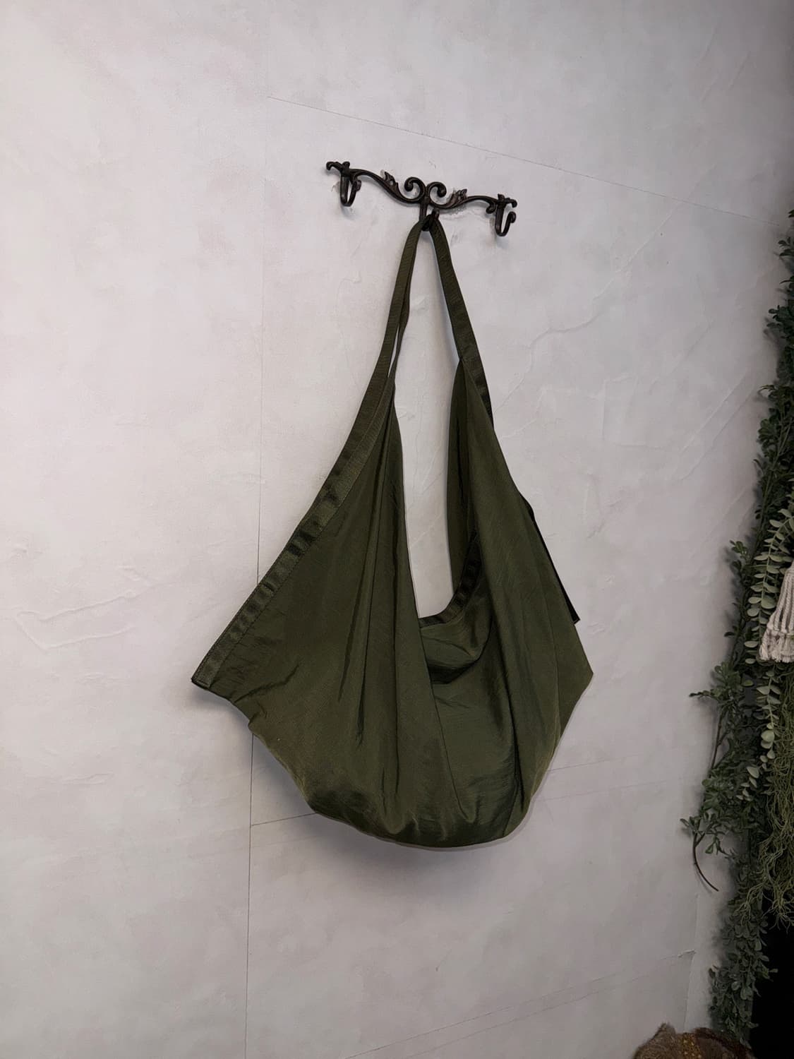 Khaki big nylon shoulder / cross bag 상품이미지3