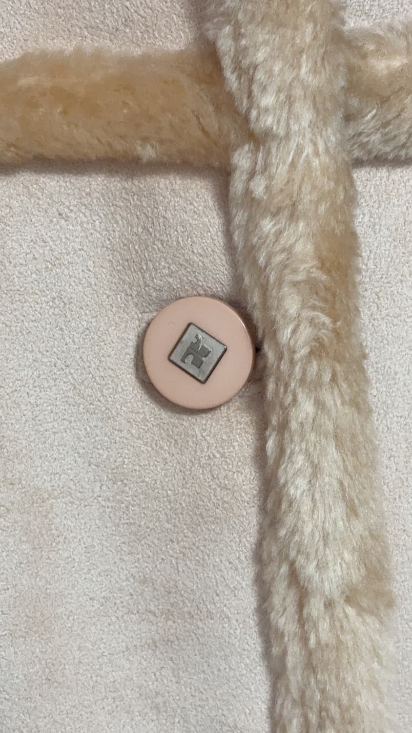 Courreges 크림골드 컬러 스웨이드 퍼 트리밍 무스탕 자켓 상품이미지3