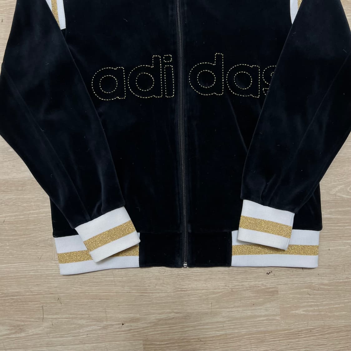 아디다스 여성 빅로고 벨벳 져지 트랙탑 자켓 [블랙] M/95 상품이미지3
