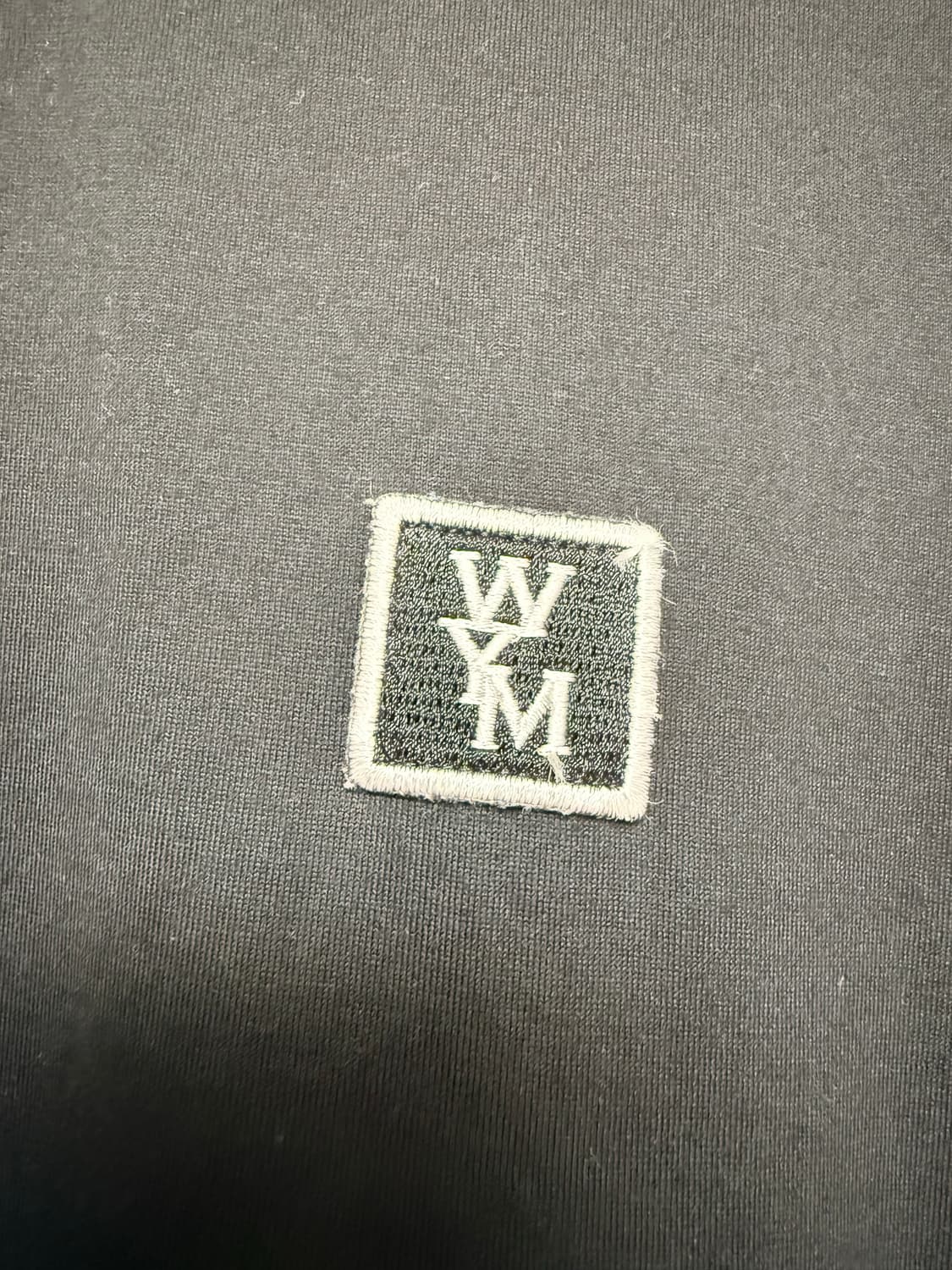 우영미 백로고 티셔츠 블랙 48 상품이미지2