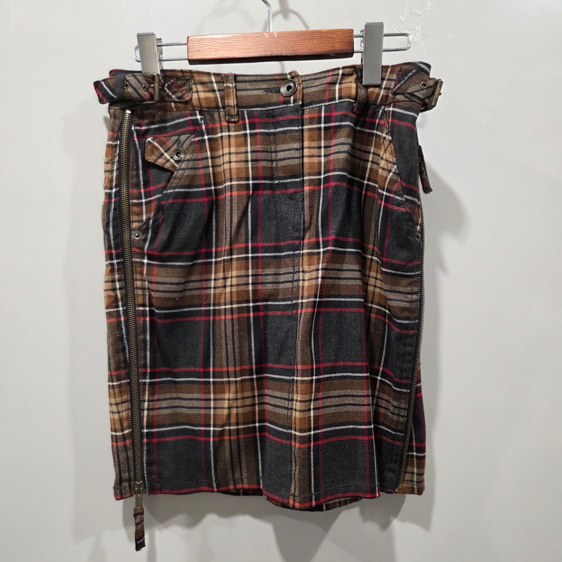 모스키노 MOSCHINO 일본 체크 버클 스트랩 치마 상품이미지1