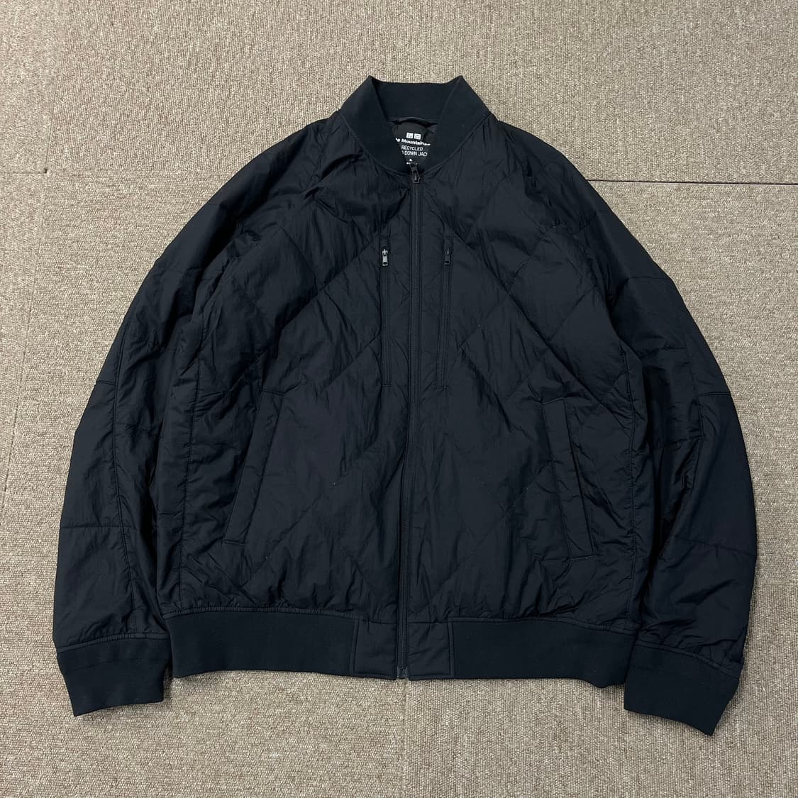  유니클로 x 화이트 마운티니어링 다운자켓 상품이미지2