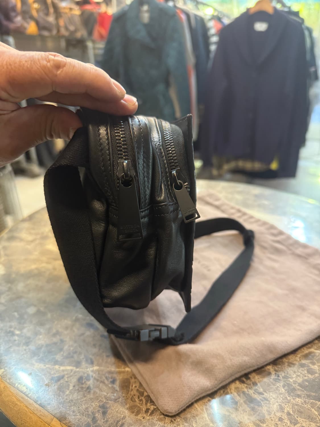 25ss 정품 보테카베네타 도큐먼트 벨트백 팝니다 상품이미지4