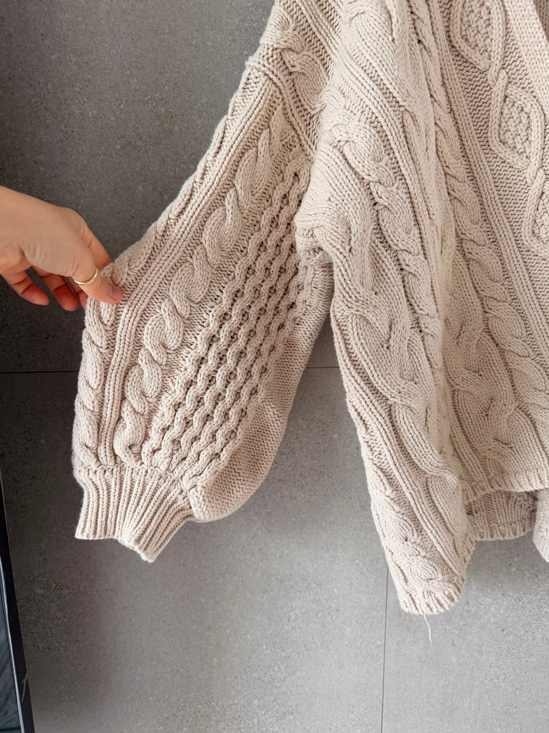 꽈배기 오버핏 아이보리 가디건 벌룬소매 상품이미지2