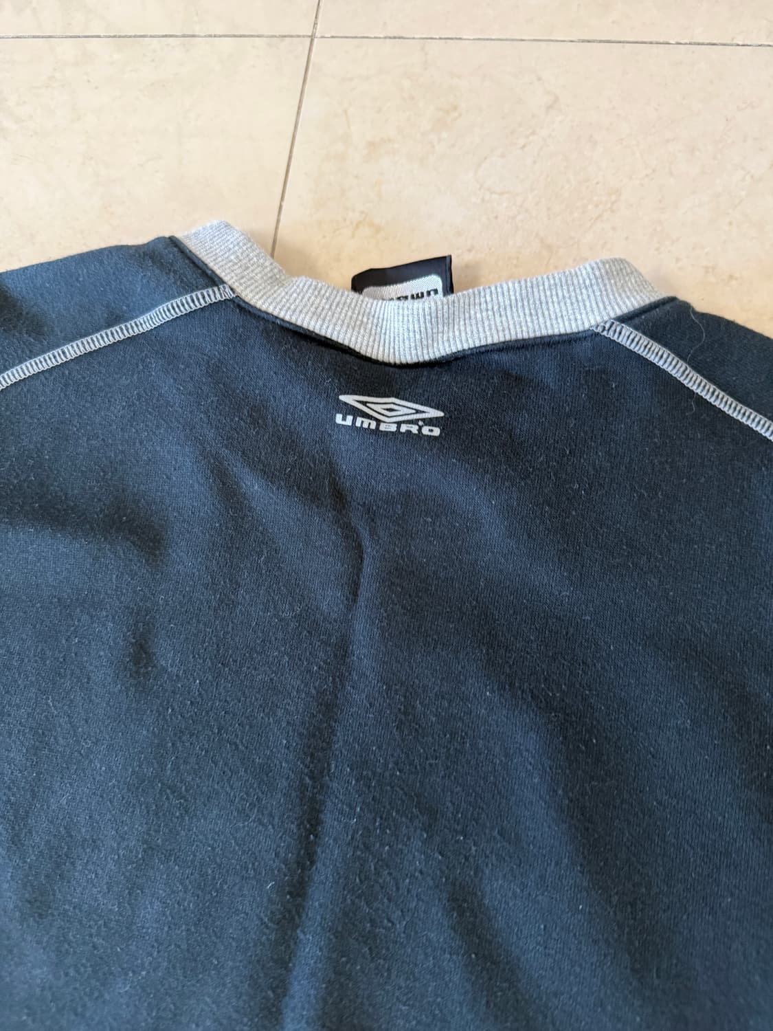 엄브로 00s 맨투맨 상품이미지3