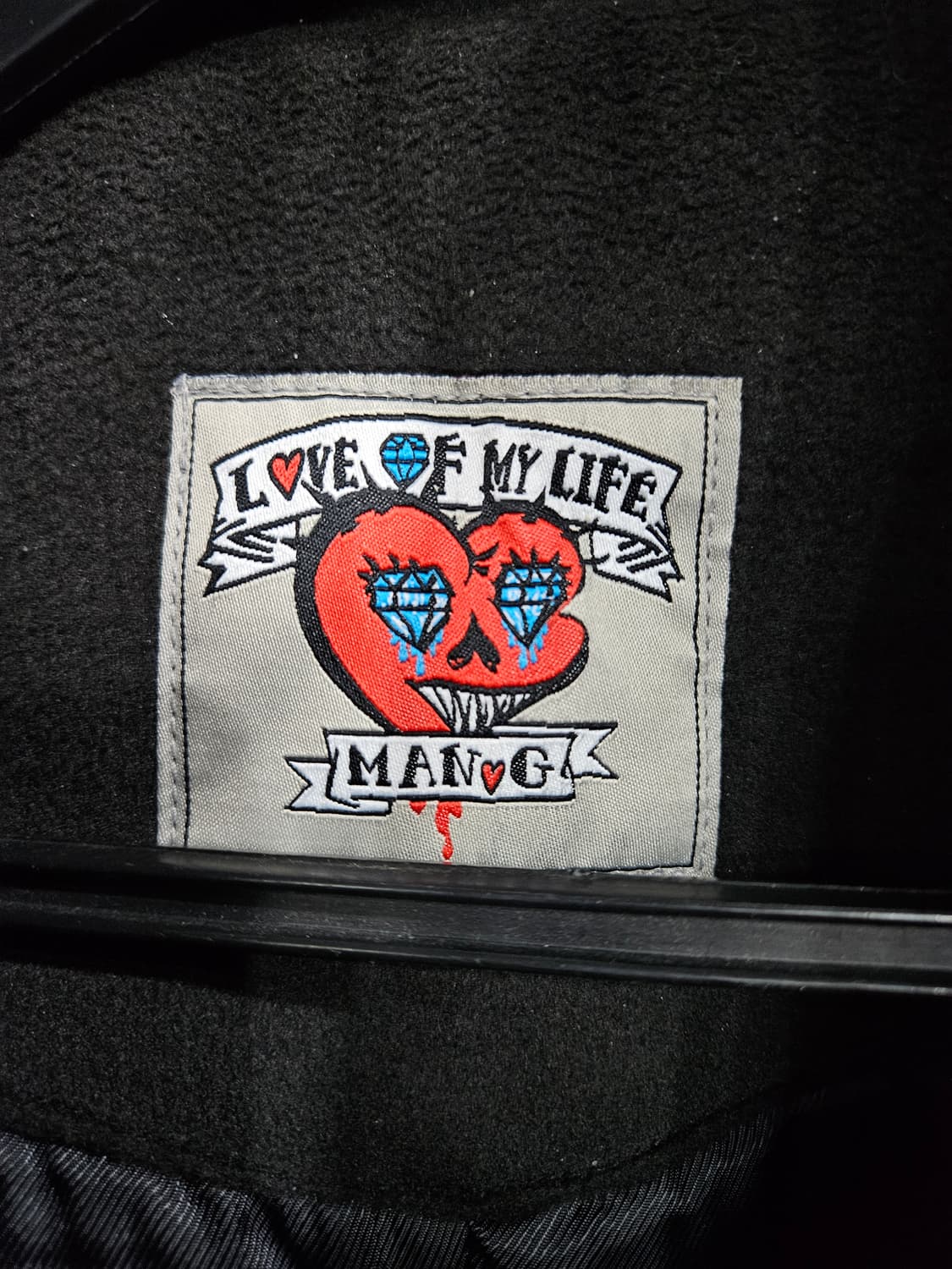 LOVE OF MY LIFE 자수 블랙 남성 세미오버핏 100 반코트  상품이미지3