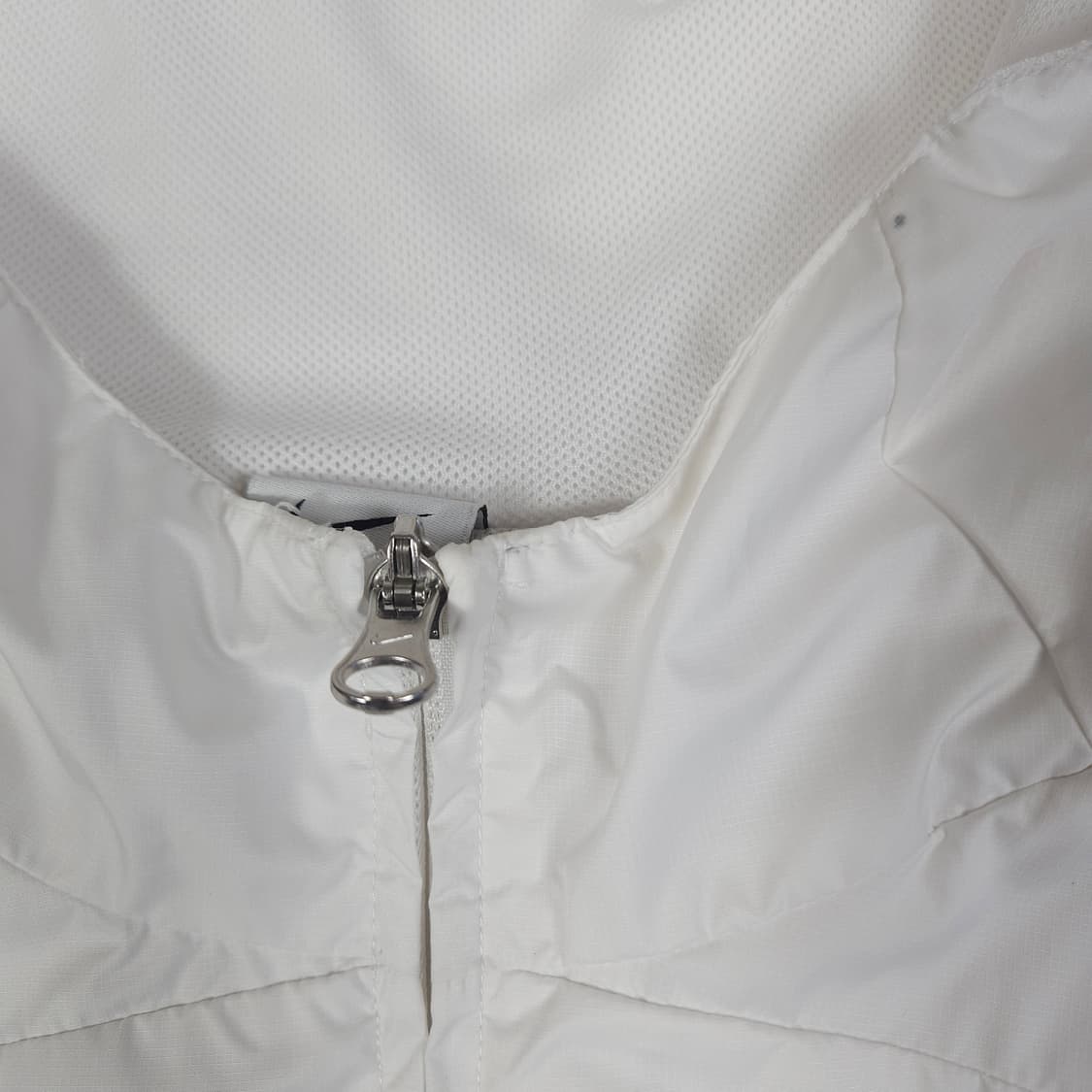 나이키 바르셀로나 화이트 바람막이  상품이미지3